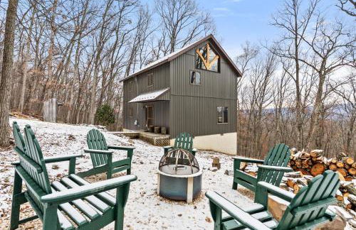 Cozy Mountain Retreat with Hot Tub & Fire Pit - Foto 62