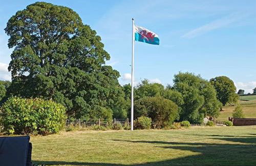 The West Wing at Eriviat Hall Hot Tub - Photo 32