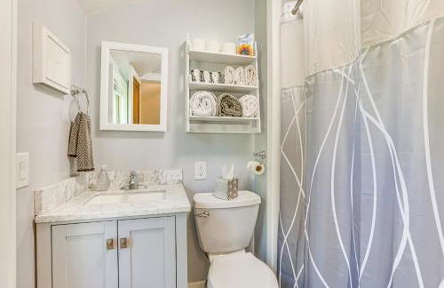 Charming Lake Mills Home Near Rock Lake and Beach - Foto 15