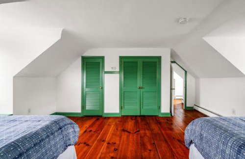 Downingtown Manor - 1900s Farmhouse with Creek Views - Foto 46