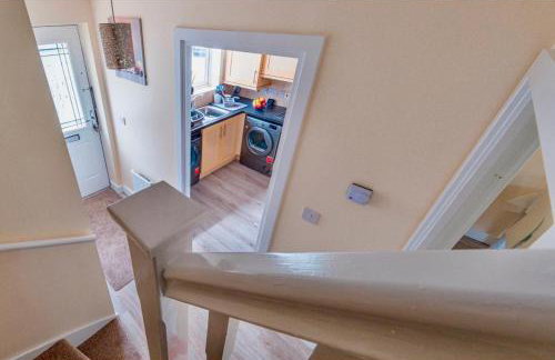 Cosy Home-Sleeps 5- Private Garden- Free Parking - Foto 7