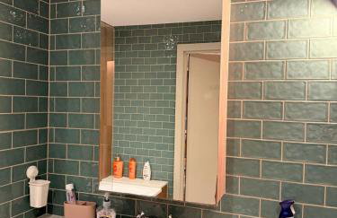 Luxury Private Room with Living Area Wembley Stadium View - Photo 36