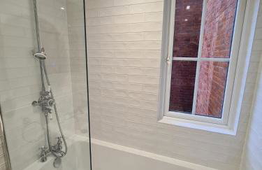 The Shrubbery-Superb Modern home-6 beds-sleeps 11 - Foto 10