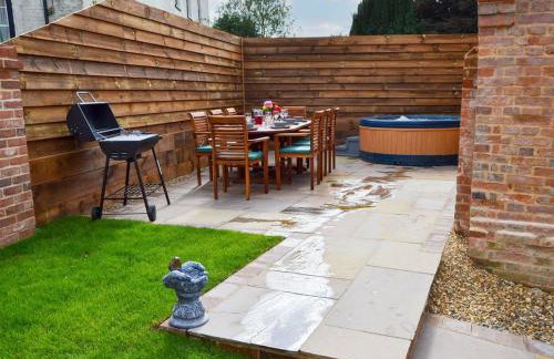 The Tack Room - Photo 1