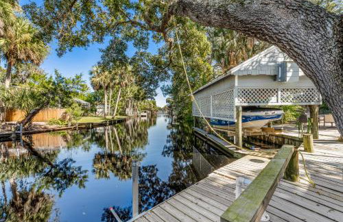 WATERFRONT Kayakers Dream nature lover cottage - Photo 1