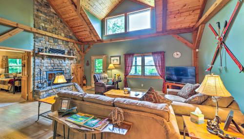 Slaty Fork Escape with Mountain View and Hot Tub! - Foto 3