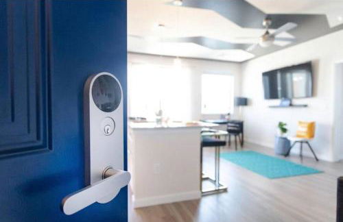 Lux Penthouse Skyline, Views Gym , Free Parking & Wifi - Photo 2