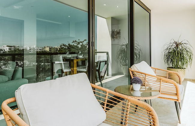 Level luxury condos - Photo 34