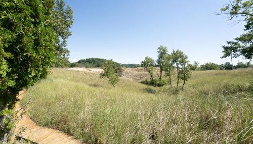 Experience lakeside luxury at Sunset Cove, a spacious 5-bedroom home - Foto 2