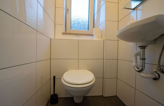 Spacious House - Photo 64