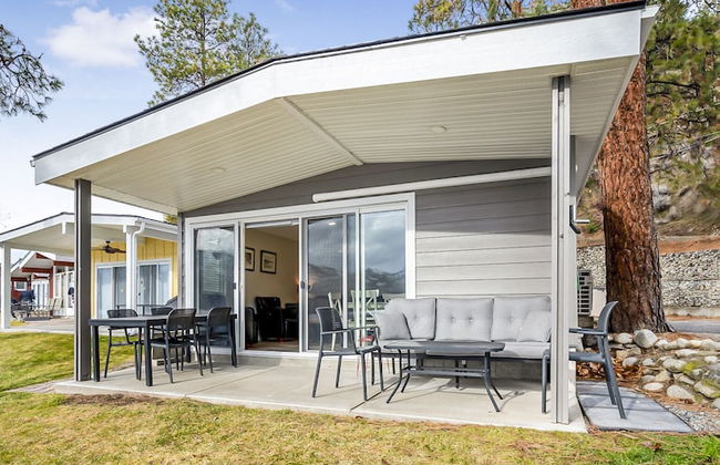 Family Friendly Cottage w Amazing View - Photo 10