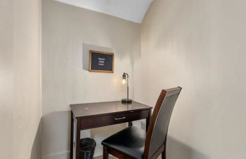 Charming 4BR Westside Home in Beer City USA - Foto 19