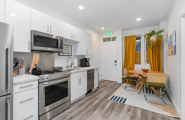 Calm Urban Abode steps to Volunteer Park - Foto 9