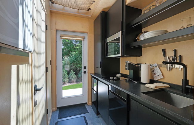 Bunkies-the Commissioner - Photo 15