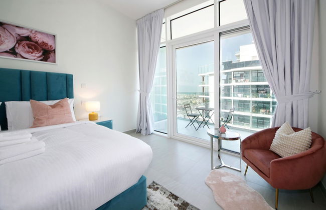 Luxury StayCation - Tranquil Retreat With Beautiful Park Views - Photo 13