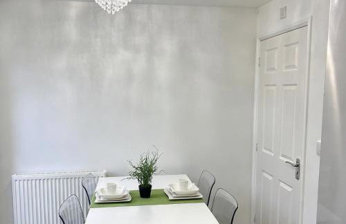 Ellas Stays - Photo 26