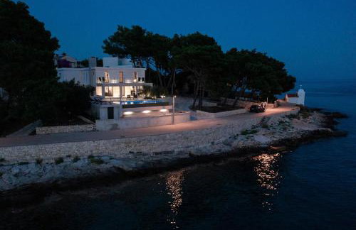 Seafront Villa Serenita - Photo 45