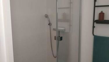 Maison d'hôtes cosy & agréable à 5min du Futuroscope - Foto 3, Shower