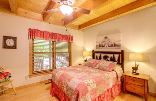 Private Cabin on 2 Acres Hot Tub, 10 Mi to Boone! - Foto 14