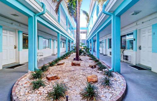 Pass-A-Grille Beach Retreat Unit 8 - Photo 16