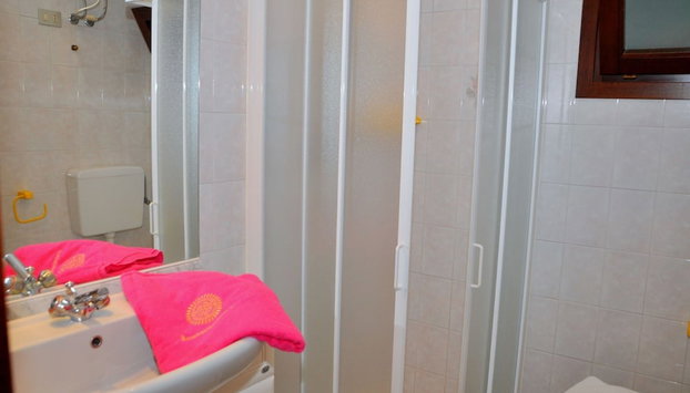 White Apartment With Terrace - Beahost - Foto 5, Baño