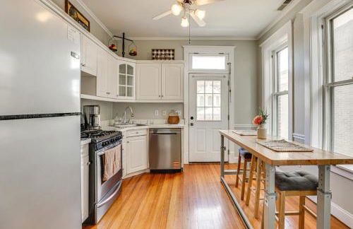 Walk Downtown Inviting Historic Home in Dubuque! - Foto 13