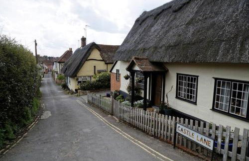 Beautiful Cottage opposite Hedingham Castle! - Photo 23