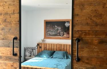 MAS DE VILLE AVEC PISCINE DANS SON COCON DE VERDURE - ESPRIT INDUSTRIEL - Foto 12