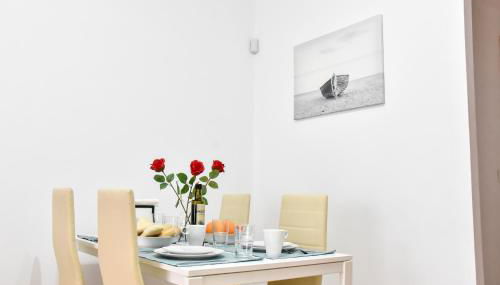 Amplio con Parking, Club y Piscina junto a Sevilla - Photo 2