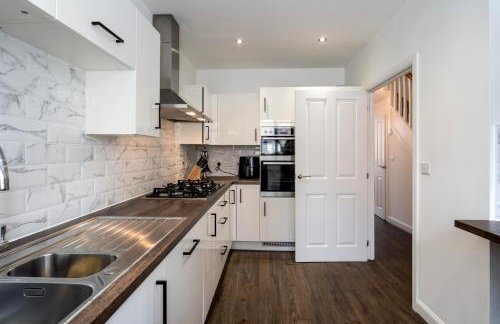 London 4-Bed in Coulsdon, 20 mins Gatwick, Parking - Foto 27