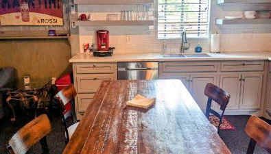 Cozy Barn with Pool Access & Near Lake Conroe - Foto 5, stove, minibar