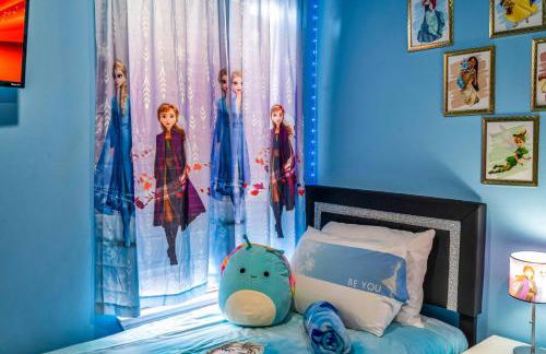 Spacious 7BR Retreat w Pool Game Room - Foto 4