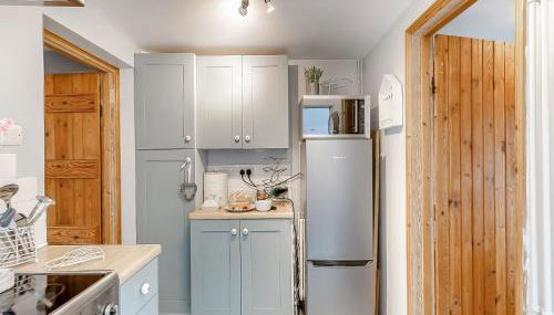 Crompton Cottage - Photo 5