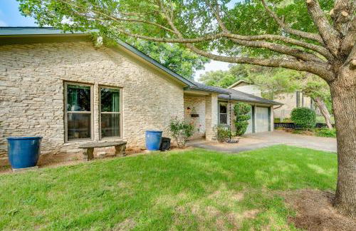 Austin Home Near Zilker Park with Yard Pets Allowed - Photo 4