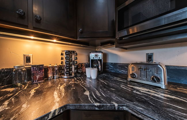 Chateau Fortine Retreat for 6! - Photo 16