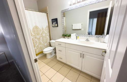 Comfortable Apart 4Bdrm3Bath- 4 miles to Disney - Foto 3