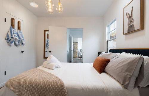 Angel&Rose Universal Hollywood Heated Pool House King Bed - Foto 44