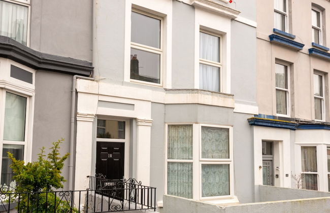 JOIVY Charming 4-Bed House Near The Hoe Park - Foto 25