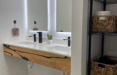 Fyrebird Place - Industrial Loft with Pavilion & Yard - Foto 23