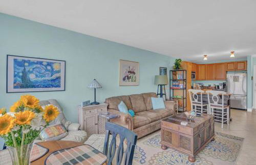 Dreamy Condo 2 minute walk to Beach w King Size Bd - Foto 4