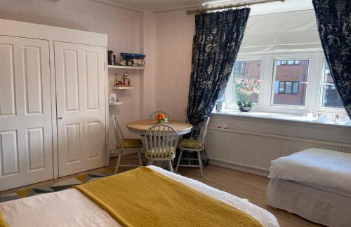 Deluxe Three Bed BnB in Henley-on-Thames near Station River & Town Centre - Foto 30