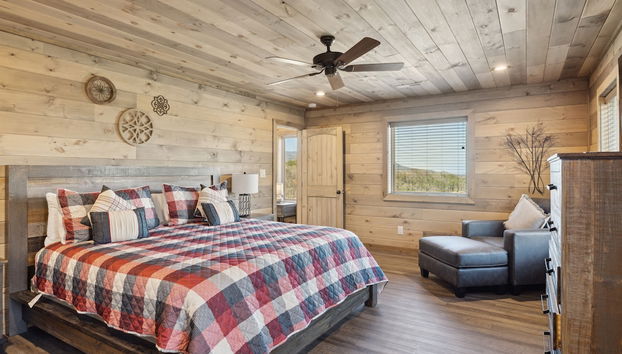 Treehouse Lodge 5 Bedroom Cabin by RedAwning - Foto 5, Habitación