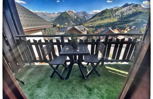 vue splendide montagnes centre village pieds des pistes et remontées Mécaniques - Foto 15