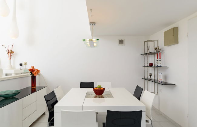 3BR Apt Steps from Sea W Parking - Foto 9