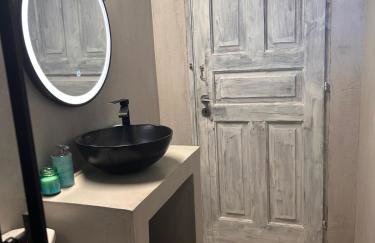 The Olive House - Photo 18