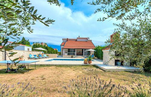 Holiday House Paula sa privatnim grijanim bazenom na mirnoj lokacija blizu mora - Foto 20
