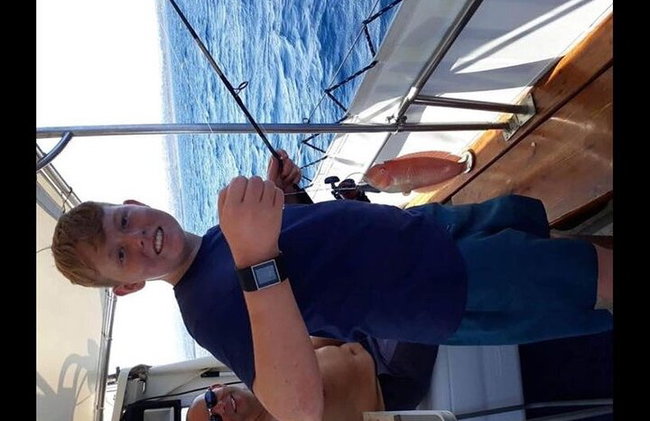 Capitán Manolis Pesca con barbacoa en el barco - Foto 15