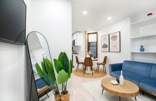 48-3RW Brand New 1BR Prime Hells Kitchen - W D - Photo 1