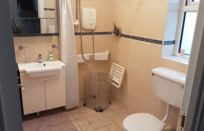 2 Bed Cottage - Sleeps 6 - Parking - Wifi - Foto 10