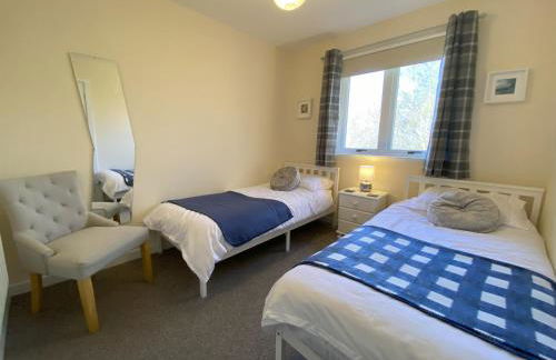 Treetops - Bright 2 Bed Flat - Super Location - Photo 10